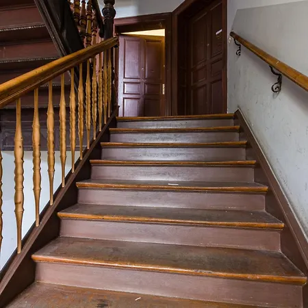 Apartment Cozy 2-Zimmer-Fewo Mit Privatem Parkplatz Und Schoener Ausstattung! Perfekt Fuer Familien Und Gruppen, 5 Einzelne Betten, Frische Bettwaesche Und Handtuecher Inklusive Leipzig